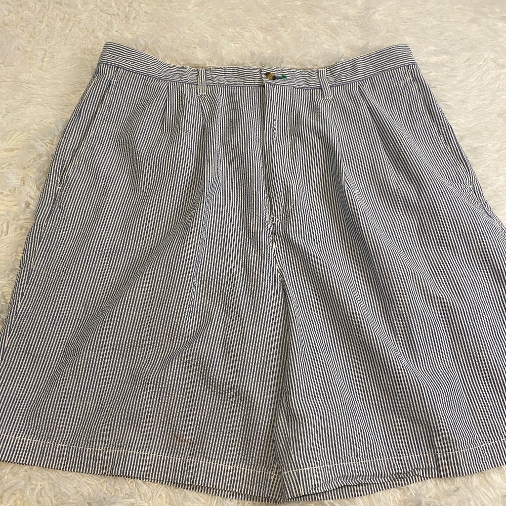 Tommy Hilfiger Seersucker Golf Shorts in Excellent Condition